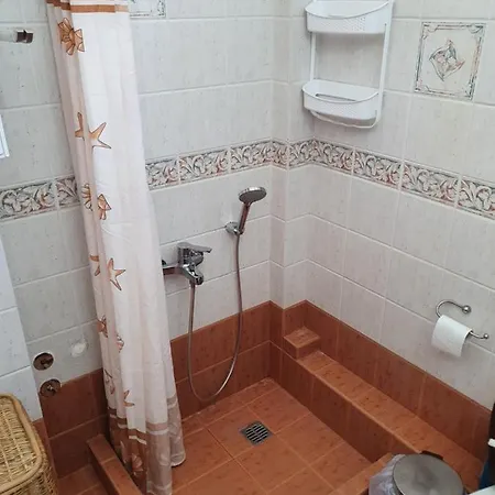 아파트 Το Πέτρινο 지아로바