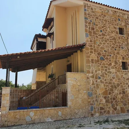 Το Πέτρινο 아파트 지아로바